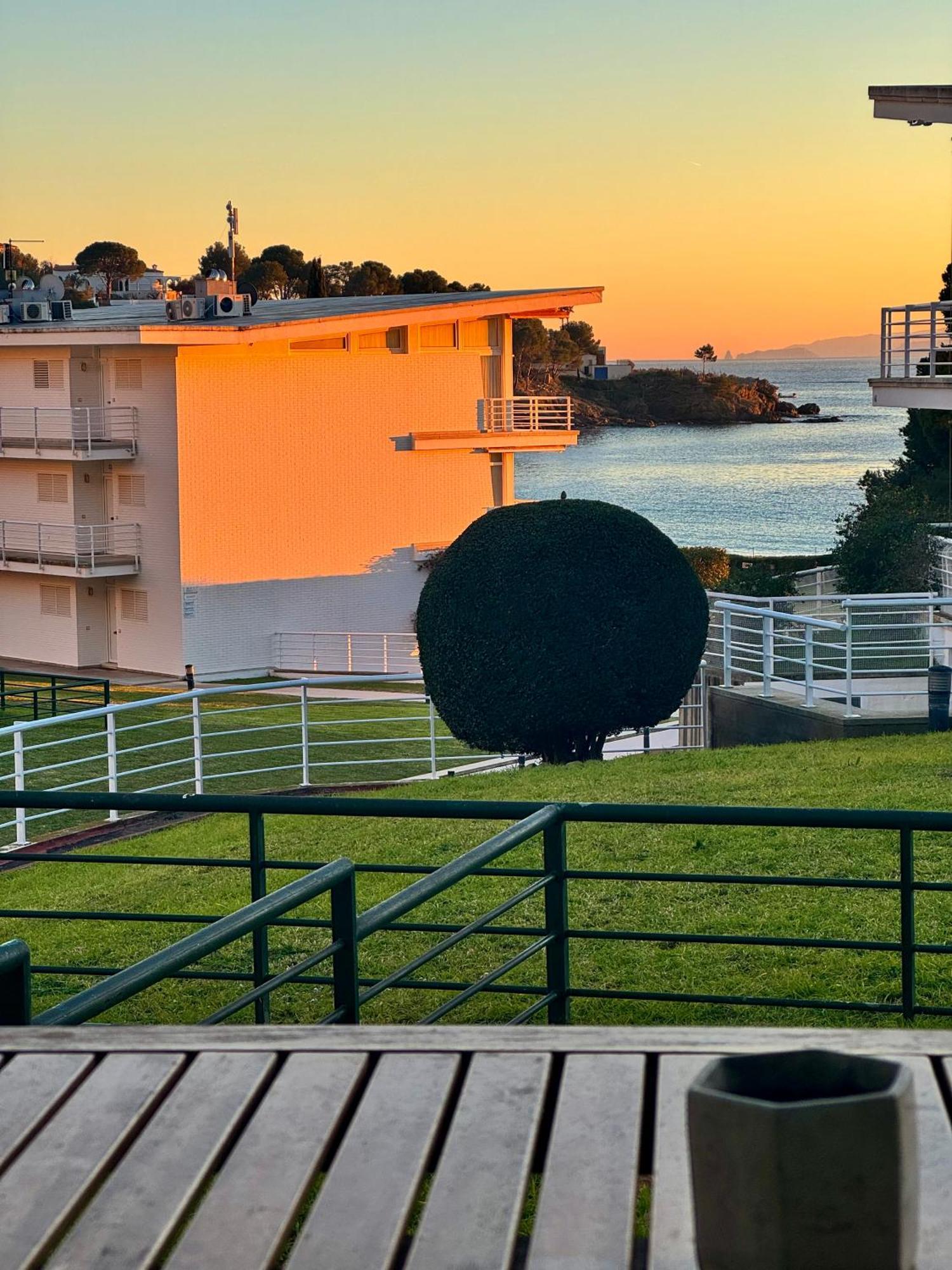 Almadrava Beach Roses Exterior photo